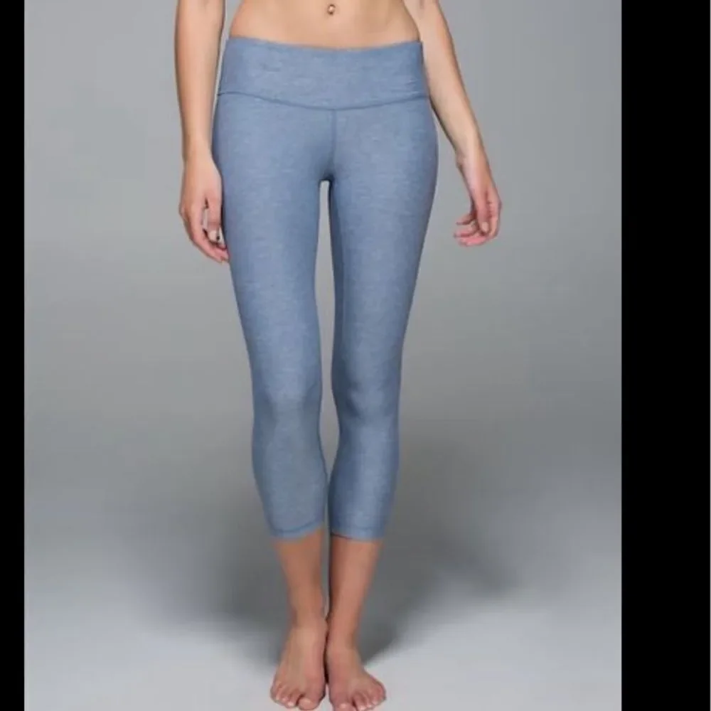 Lululemon Wunder Under Crop Legging Heathered Denim Blue 10 FLAW